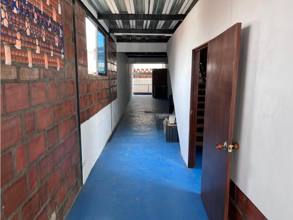 EDIFICIO LOCALES COMERCIALES — foto 6