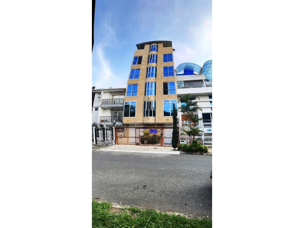 EDIFICIO MODERNO VALLE DEL LILI SEIS PISOS