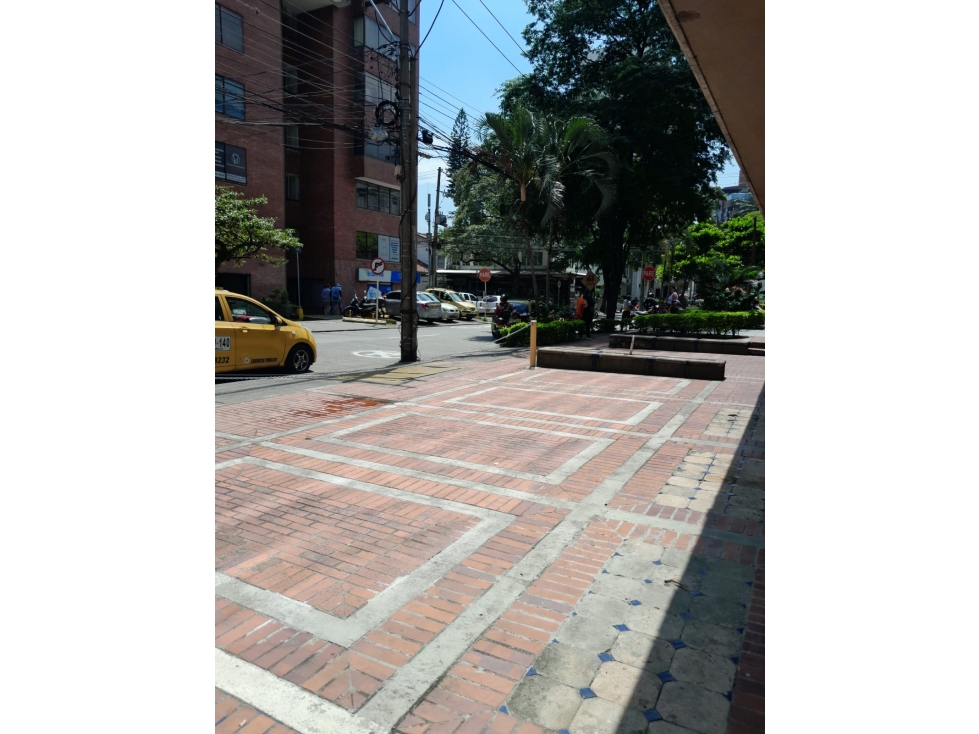 VENDEMOS LOCAL COMERCIAL DE 45 METROS FRENTE CLINICA DE OCCIDENTE — foto 2
