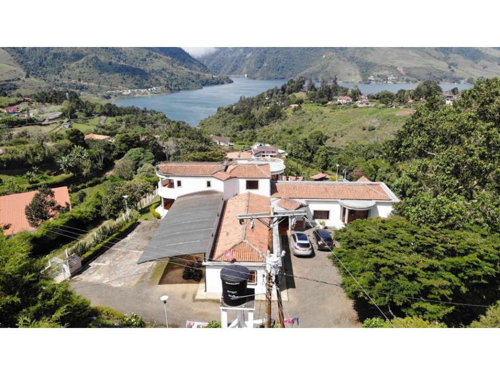 CASA CAMPESTRE EN UNIDAD RESIDENCIAL EXCLUSICA EN EL LAGO CALIMA - 5