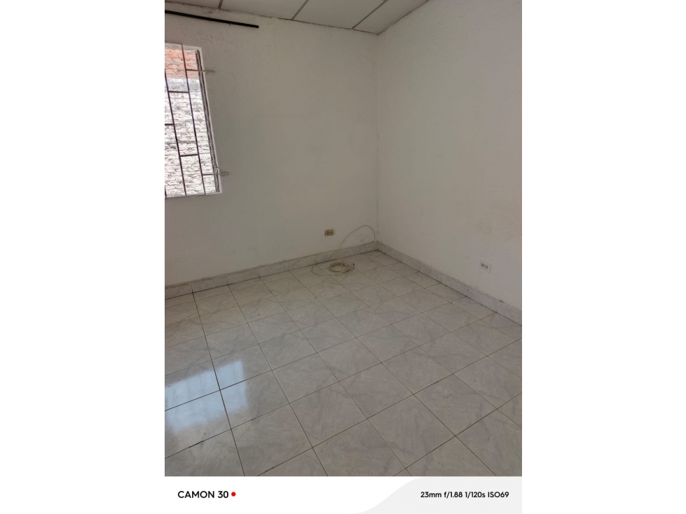CASA LA FLORA PARA REMODELAR. LOTE 147 METROS2 — foto 2