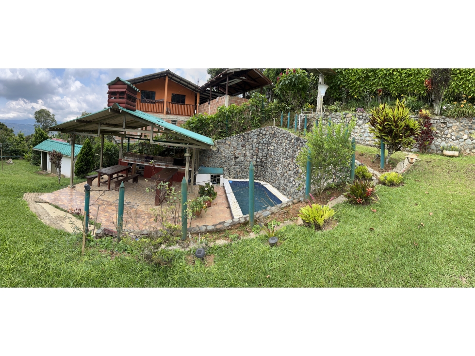 CASA CAMPESTRE EN LADRILLO Y CEMENTO CON PISCINA TOCOTA — foto 3