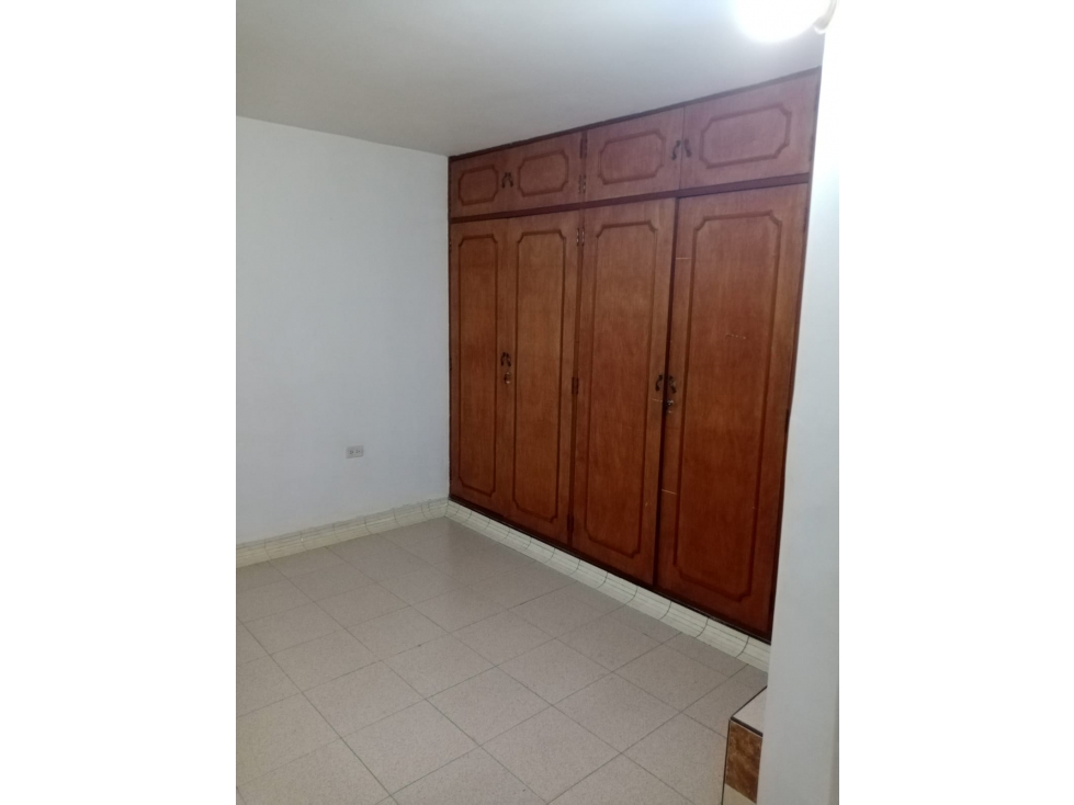 EDIFICIO DE 4 PISOS SALOMIA — foto 4