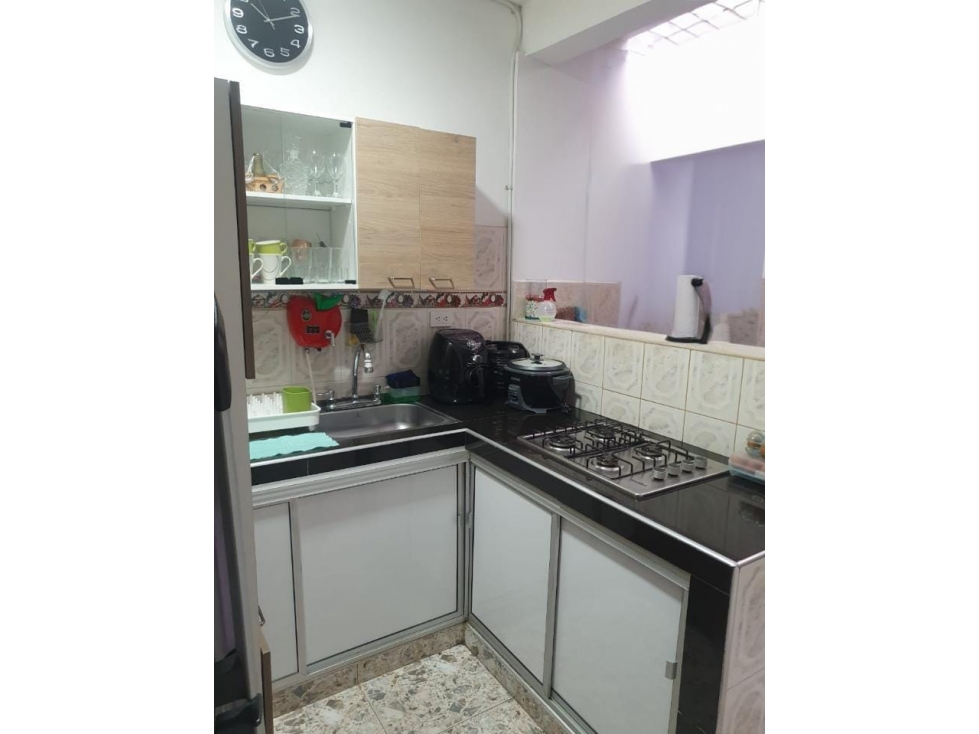 VENDEMOS CASA DE TRES PISOS CON TRES VIVIENDAS EN LAS CEIBAS. — foto 3