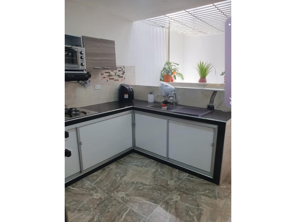 VENDEMOS CASA DE TRES PISOS CON TRES VIVIENDAS EN LAS CEIBAS. — foto 2