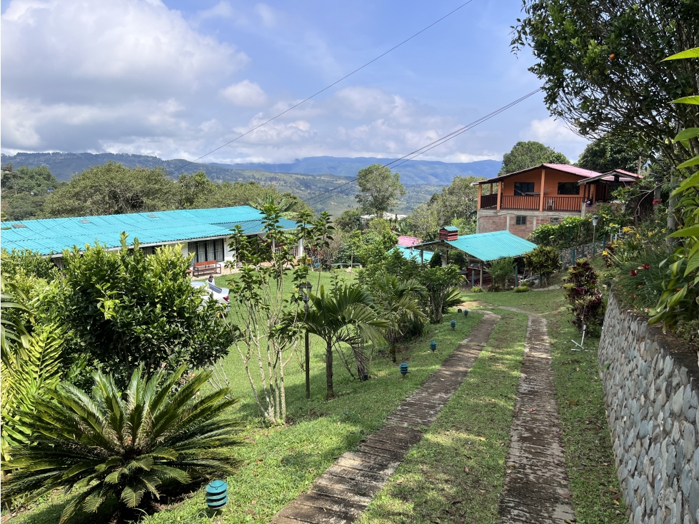 CASA CAMPESTRE EN LADRILLO Y CEMENTO CON PISCINA TOCOTA — foto 4