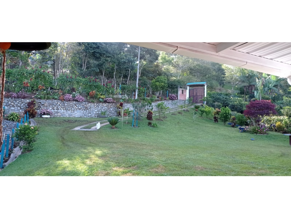 CASA CAMPESTRE EN LADRILLO Y CEMENTO CON PISCINA TOCOTA — foto 6