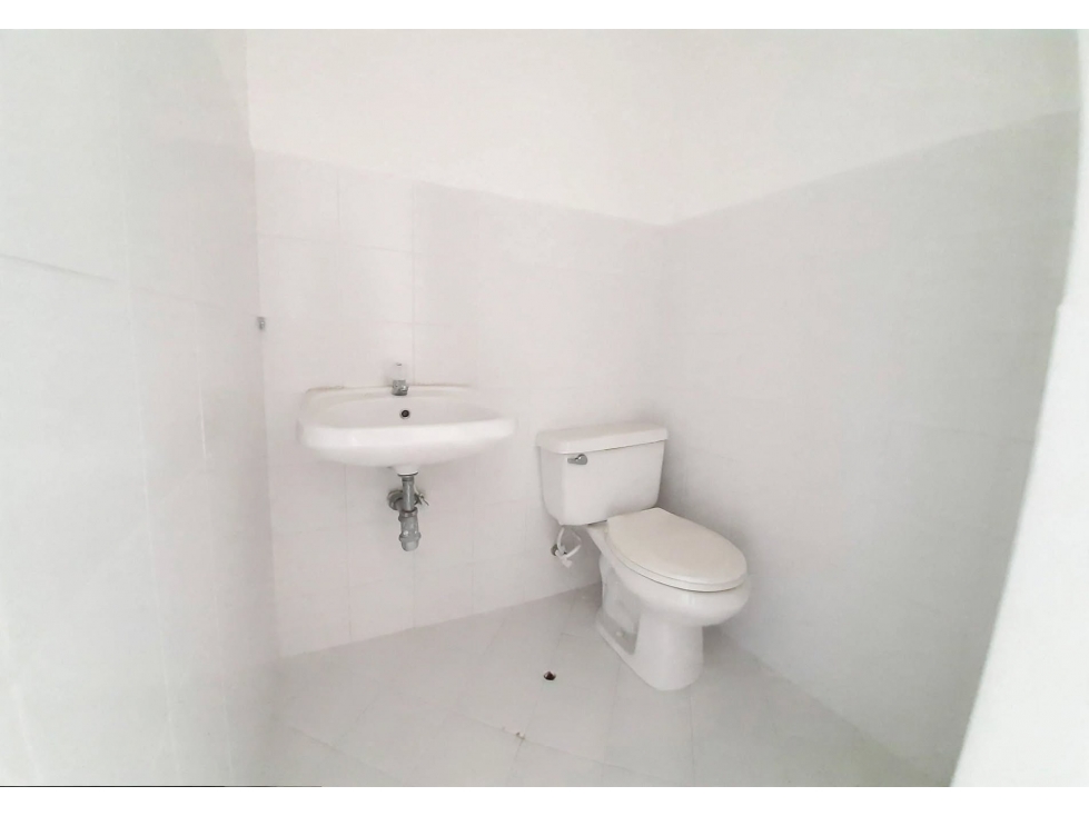 VENDEMOS LOCAL COMERCIAL DE 45 METROS FRENTE CLINICA DE OCCIDENTE — foto 4