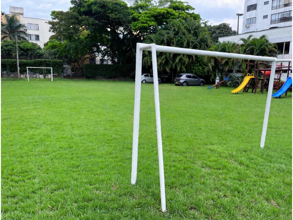 VENDEMOS APTO REMODELADO Y AMOBLADO CAPRI — foto 3