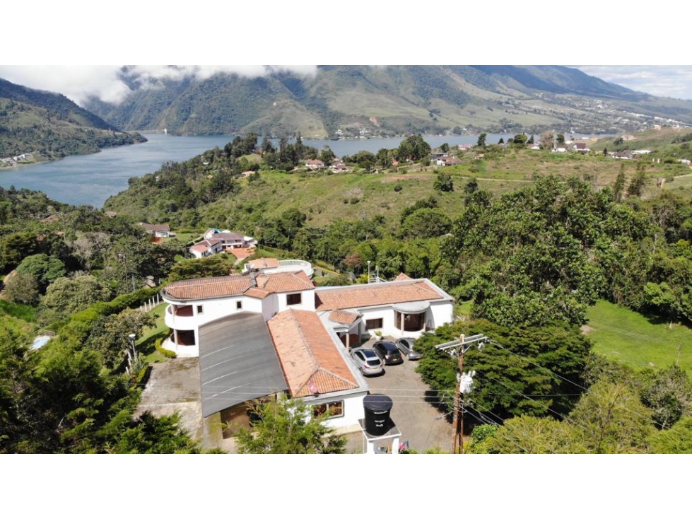 CASA CAMPESTRE EN UNIDAD RESIDENCIAL EXCLUSICA EN EL LAGO CALIMA - 3