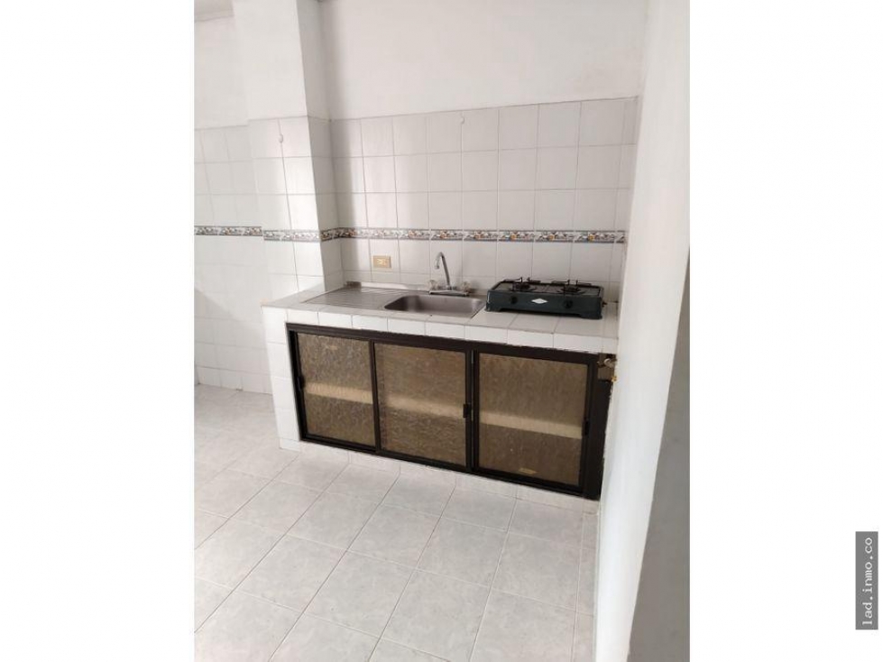 EDIFICIO BARRIO EL LIMONAR — foto 2