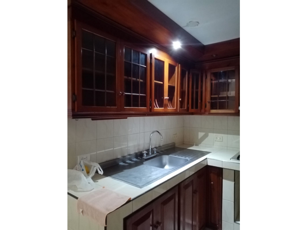 EDIFICIO DE 4 PISOS SALOMIA