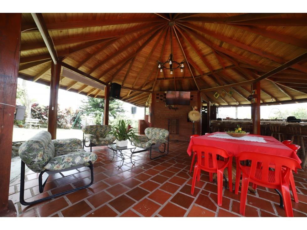 VENDEMOS CASA CAMPESTRE EN EL CARMEN EN PARCELACION BRISAS DEL LAGO