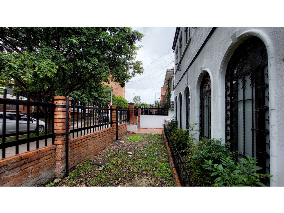 SE VENDE/ARRIENDA CASA QUINTA CAMACHO - USO EDUCATIVO,COMERCIO/SVCIOS.