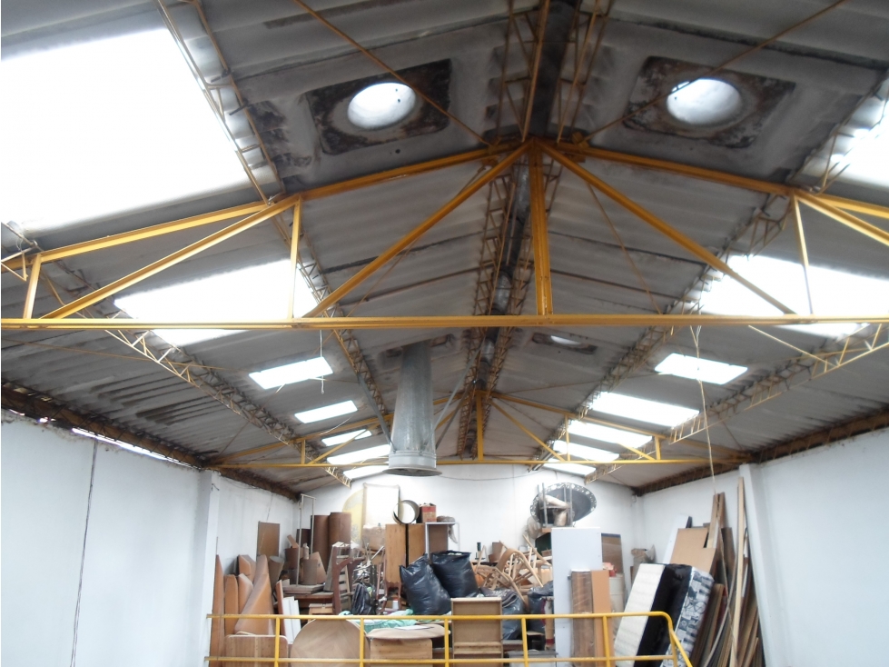 SE VENDE BODEGA BARRIO SAN JORGE CENTRAL
