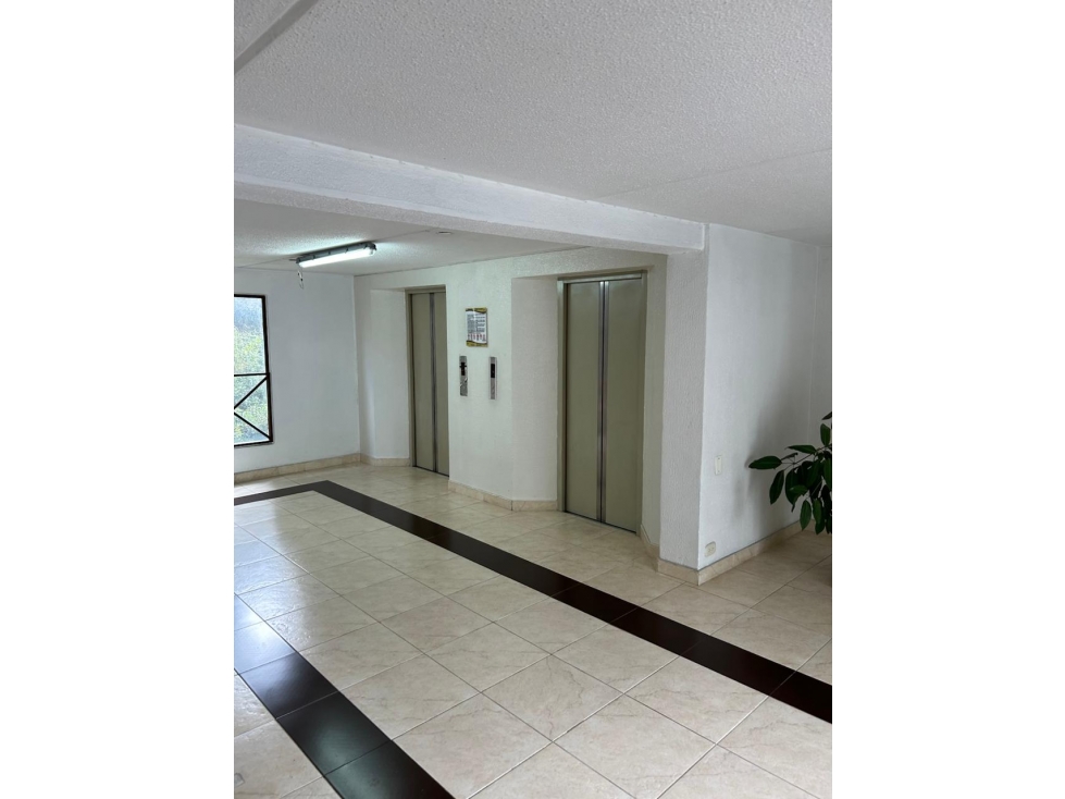 Se vende apartamento en Las Orquídeas Norte