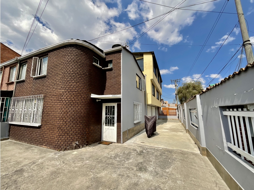 CASA PARA LA VENTA EN BOGOTA, SECTOR BOSQUE POPULAR.