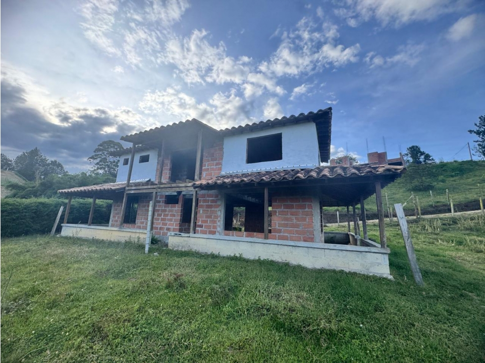 vendo casa campestre para terminar en el oriente antioqueño — foto 2