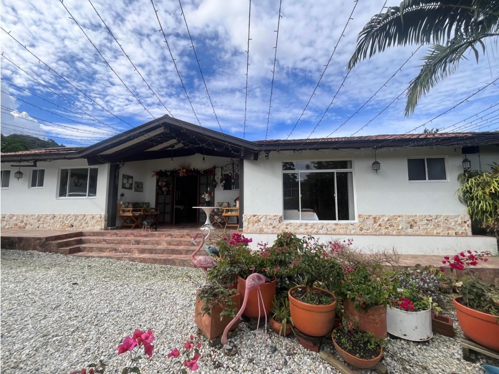 SE VENDE CASA CAMPESTRE EN LA CEJA VEREDA EL TAMBO