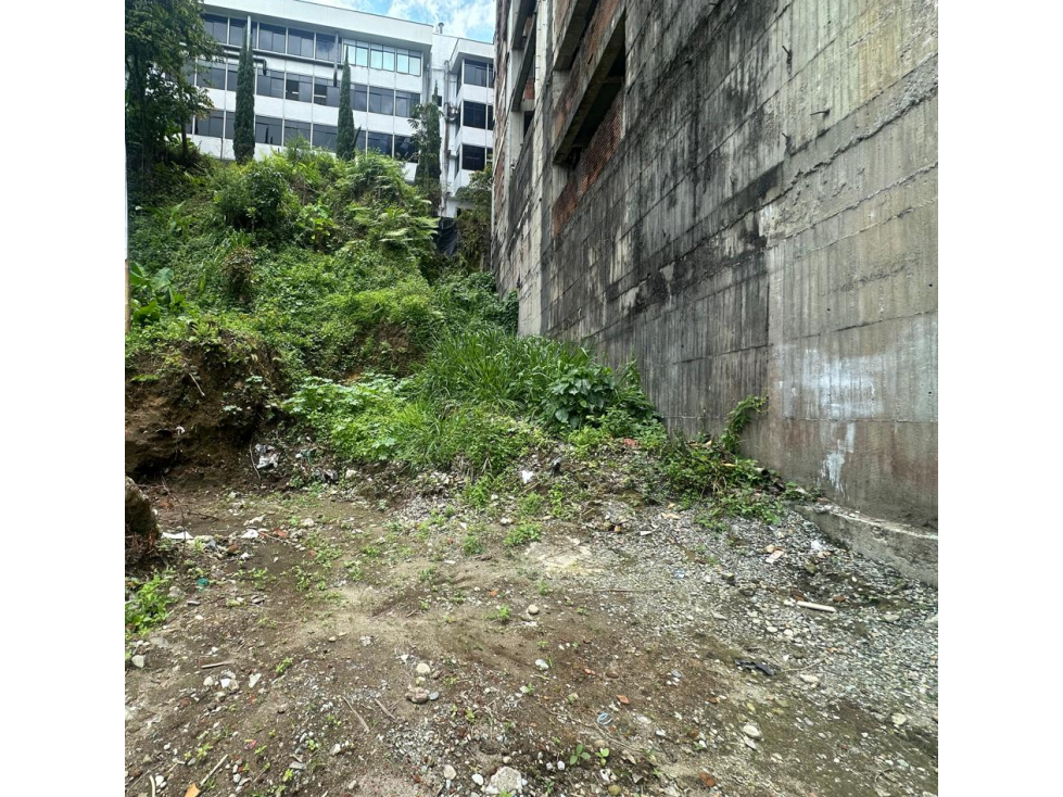 Venta de lote con excelente ubicación