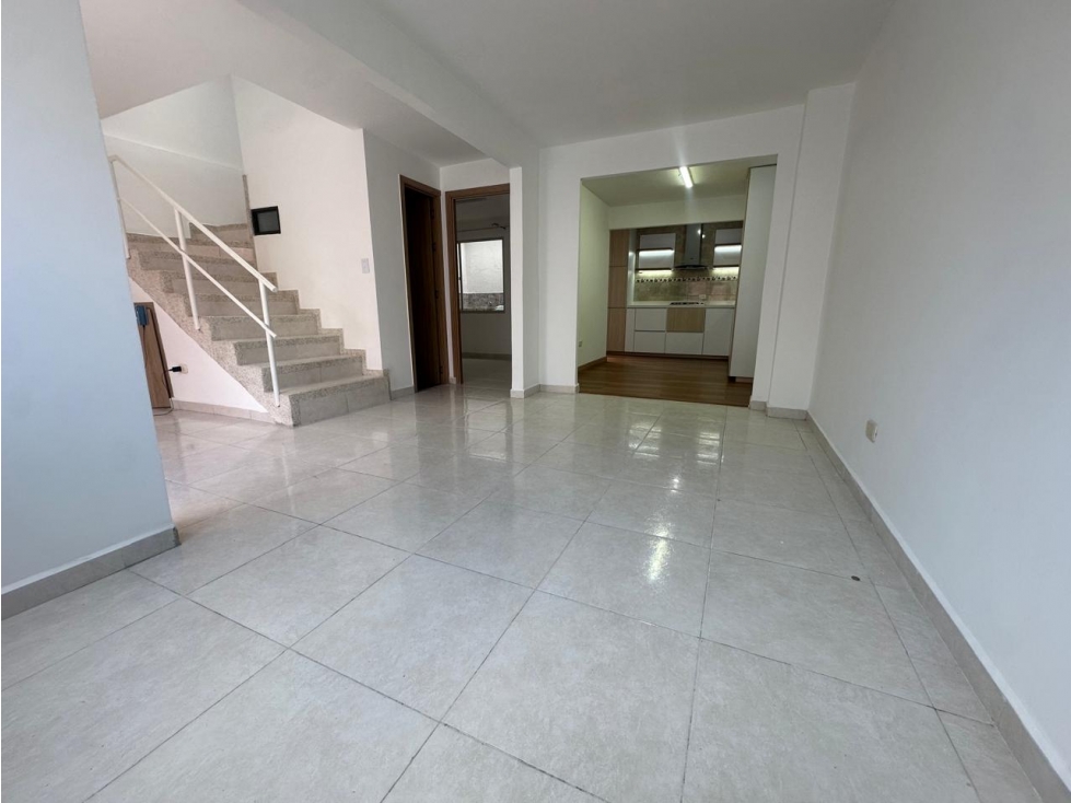 Espectacular Casa cerca al barrio Limonar — foto 2