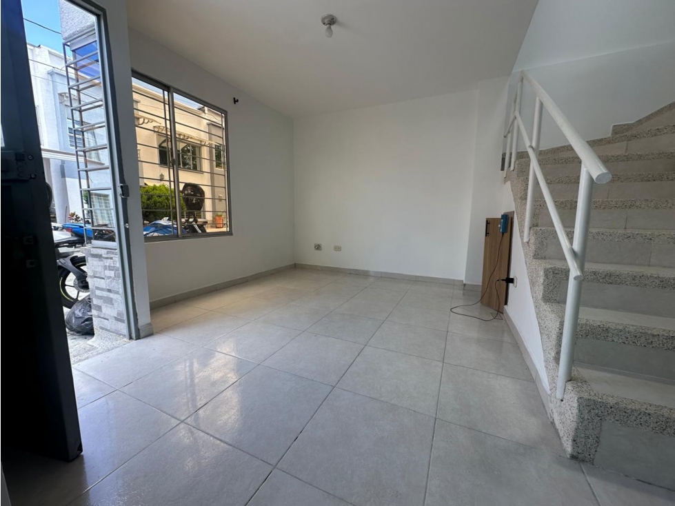 Espectacular Casa cerca al barrio Limonar — foto 4