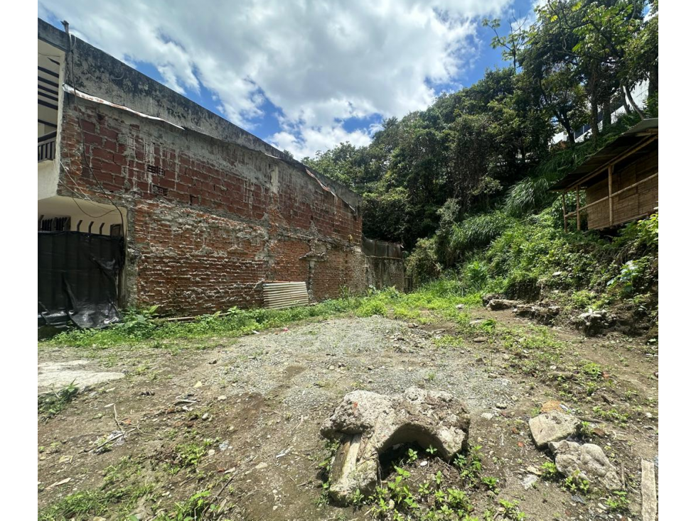 Venta de lote con excelente ubicación
