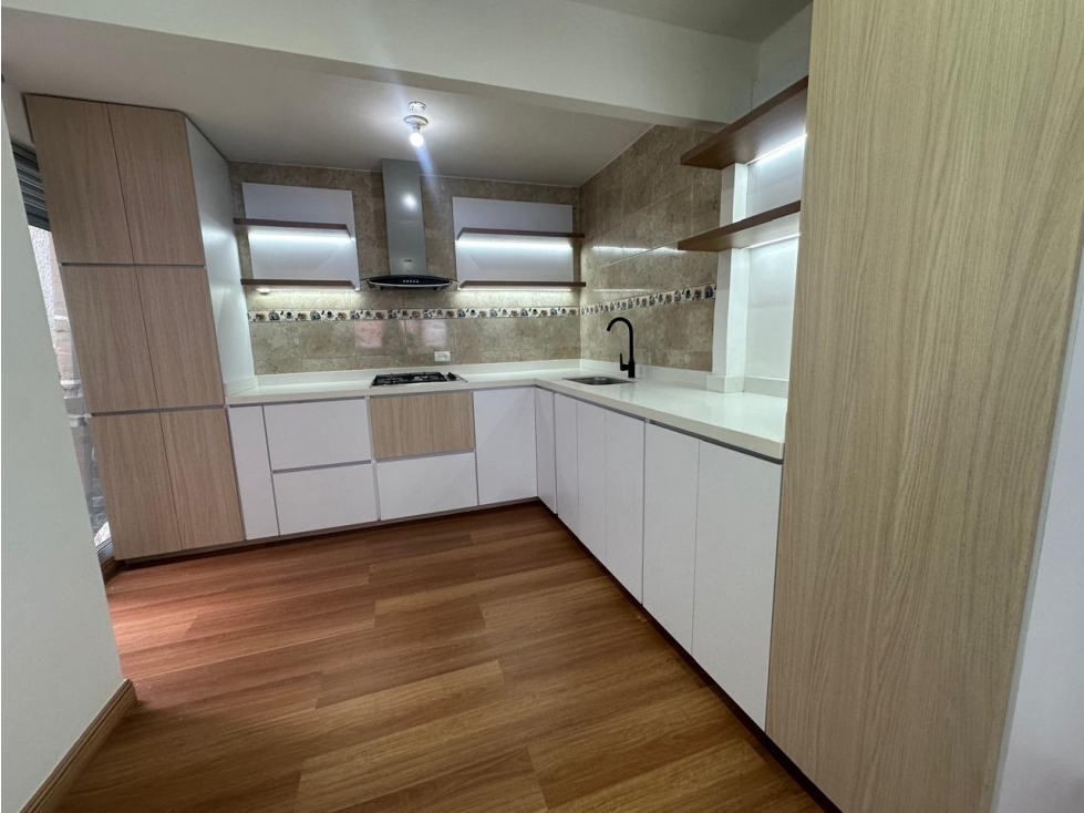 Espectacular Casa cerca al barrio Limonar — foto 5