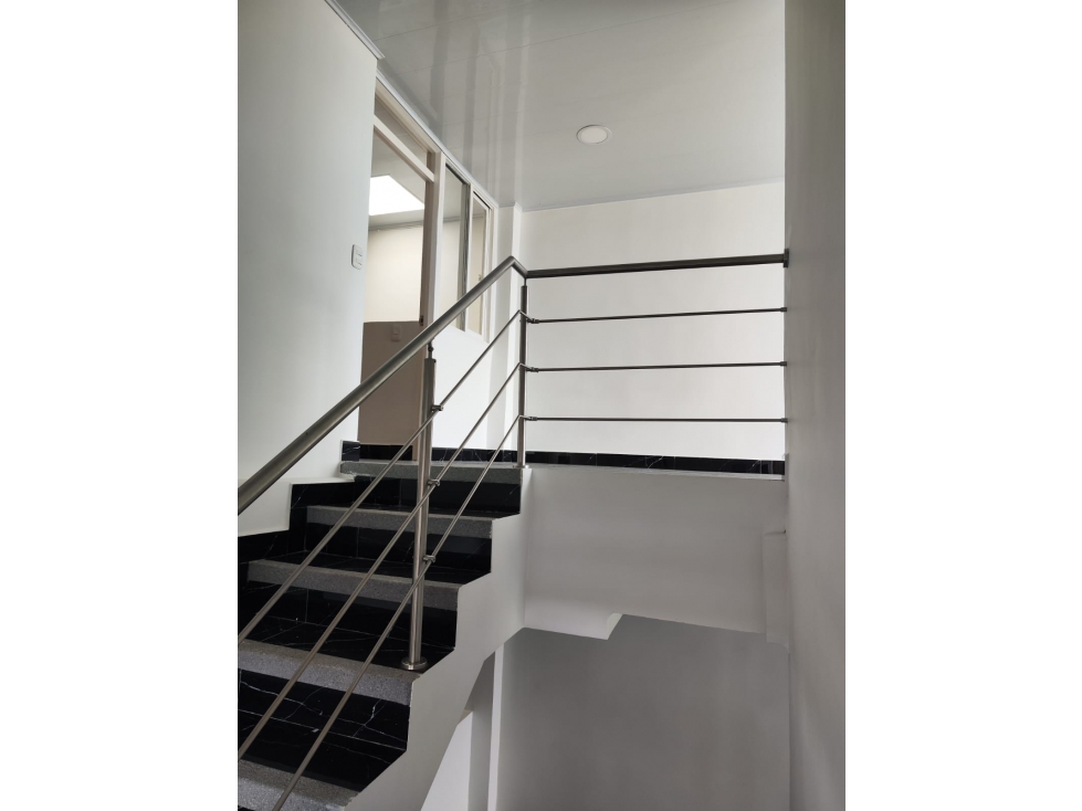 Casa de 4 pisos en sector de Quimbaya — foto 2