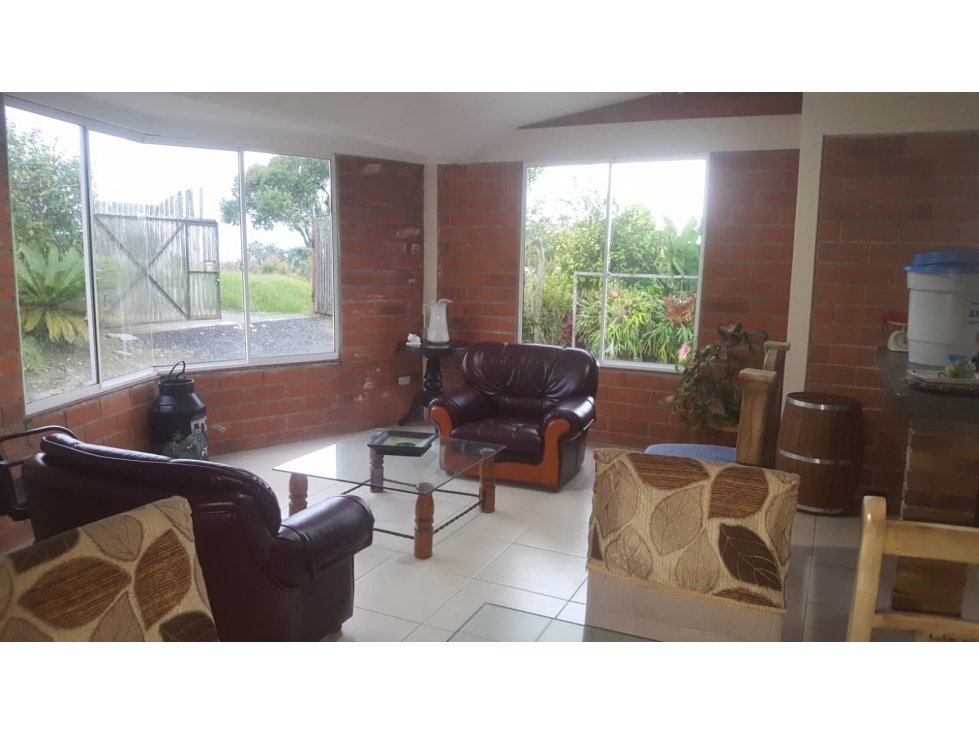 Chalet para venta vía Circasia - 2