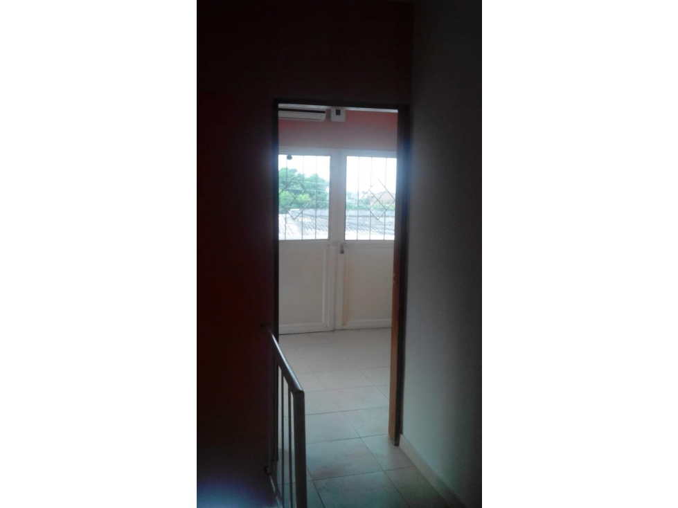 SC INMOBILIARIA VENDE APARTAMENTO 2 PISOS EN EL B/ 6 DE MARZO - MTR — foto 3
