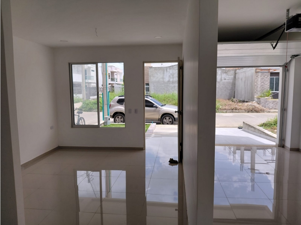 SC INMOBILIARIA VENDE CASA DE 2 PISOS EN B/ GUADALUPE MONTERIA — foto 2