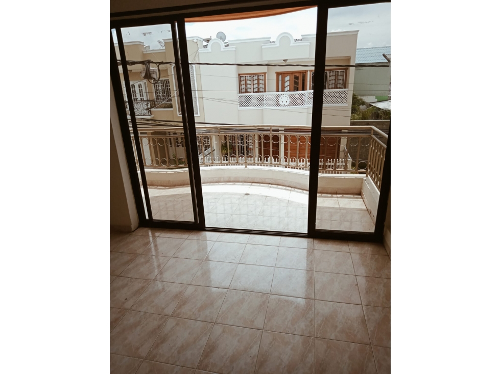 SC RED INMOBILIARIA VENDE CASA 2DO PISO EN EL B/ LOS ANGELES — foto 2