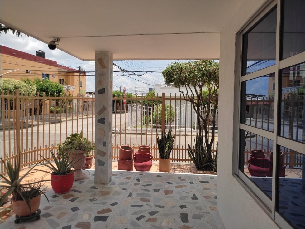 SC RED INMOBILIARIA VENDE CASA EN EL B/ LACHARME — foto 2