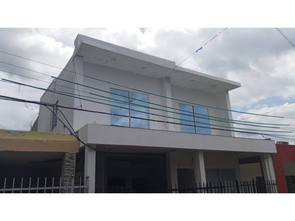 SC INMOBILIARIA VENDE CASA B/ PUENTE UNO — foto 2