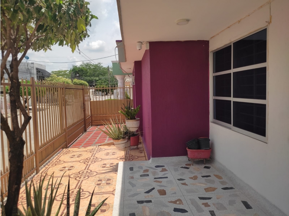 SC RED INMOBILIARIA VENDE CASA EN EL B/ LACHARME