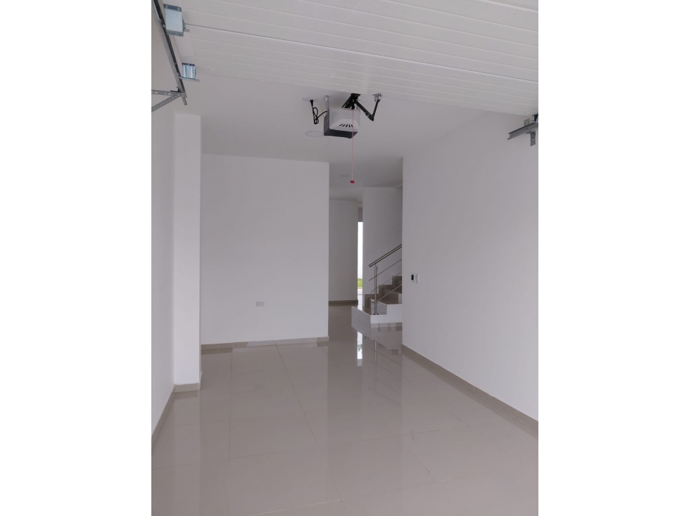 SC INMOBILIARIA VENDE CASA DE 2 PISOS EN B/ GUADALUPE MONTERIA — foto 4