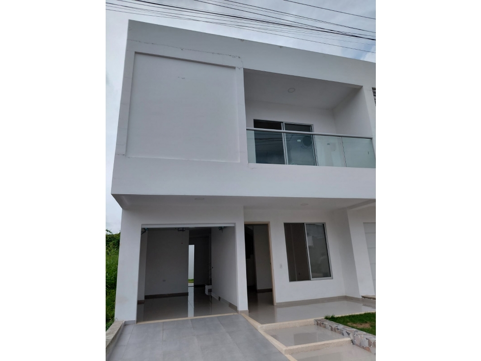 SC INMOBILIARIA VENDE CASA DE 2 PISOS EN B/ GUADALUPE MONTERIA