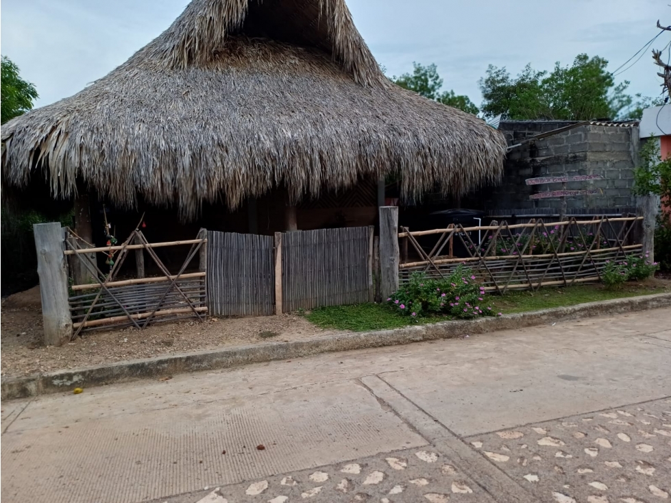 SC RED INMOBILIRIA VENDE CABAÑA EN MOÑITOS