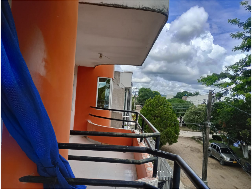 SC RED INMOBILIRIA VENDE CASA DE DOS PLANTAS CON BODEGA — foto 3