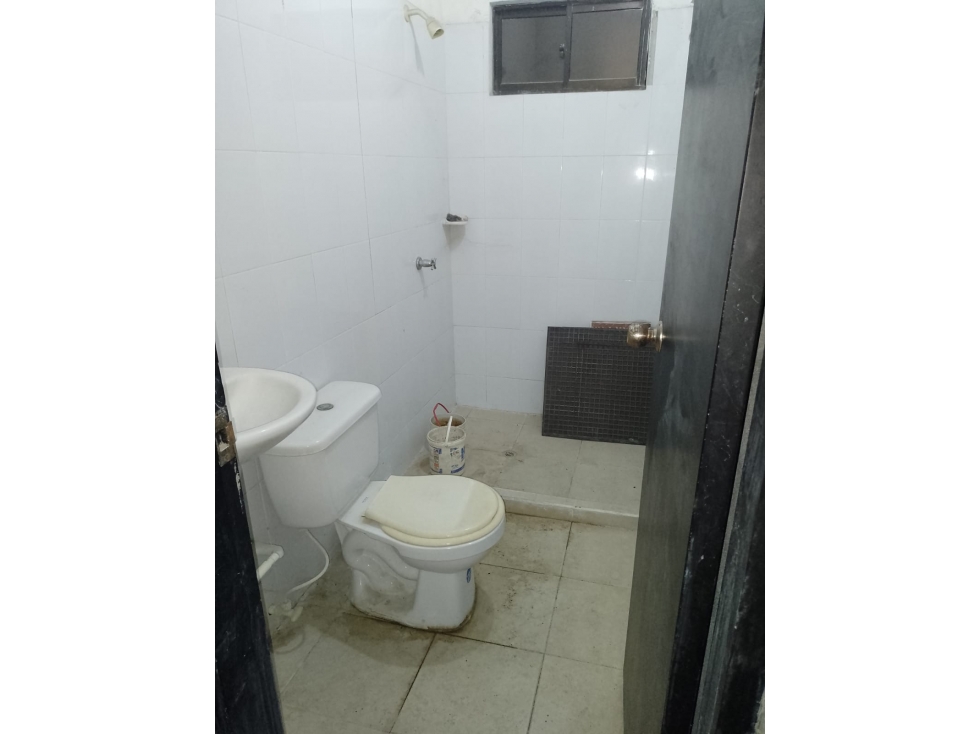 SC VENDE Y ARRIENDA LOCAL EN EL B/ PORTAL DE NAVARRA -MONTERIA - 5