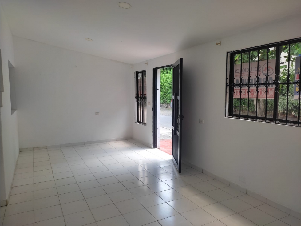 SC RED INMOBILIARIA ARRIENDA CASA EN EL B/ CARACOLI — foto 2