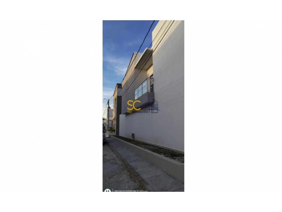SC INMOBILIARIA VENDE CASA DE 2 PISOS EN B/ SANTA ELENA-MONTERIA