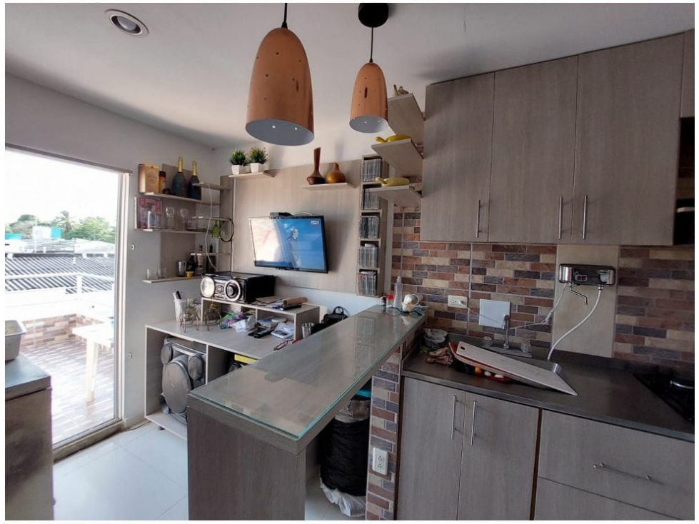 SILVA CUESTA INMOBILIARIA VENDE CASA 3 PISOS EN B/ PUENTE 1 — foto 3