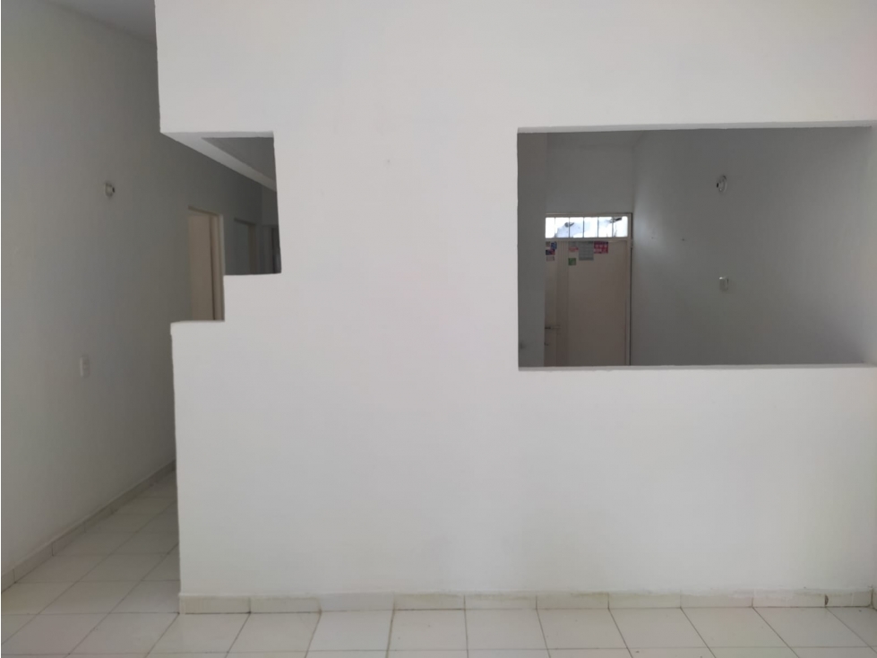 SC RED INMOBILIARIA ARRIENDA CASA EN EL B/ CARACOLI — foto 3