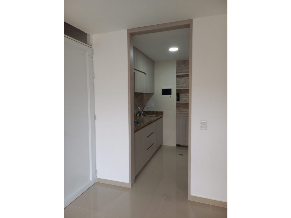 SC INMOBILIARIA VENDE APTO EN EL EDIFICIO AMBARI 5 PISO — foto 5