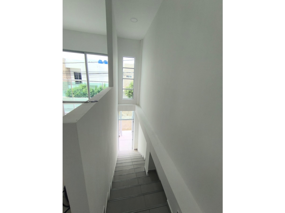 SC RED INMOBILIARIA VENDE APTO EN SEGUNDO PISO EN B/ VILLA NOVA — foto 2