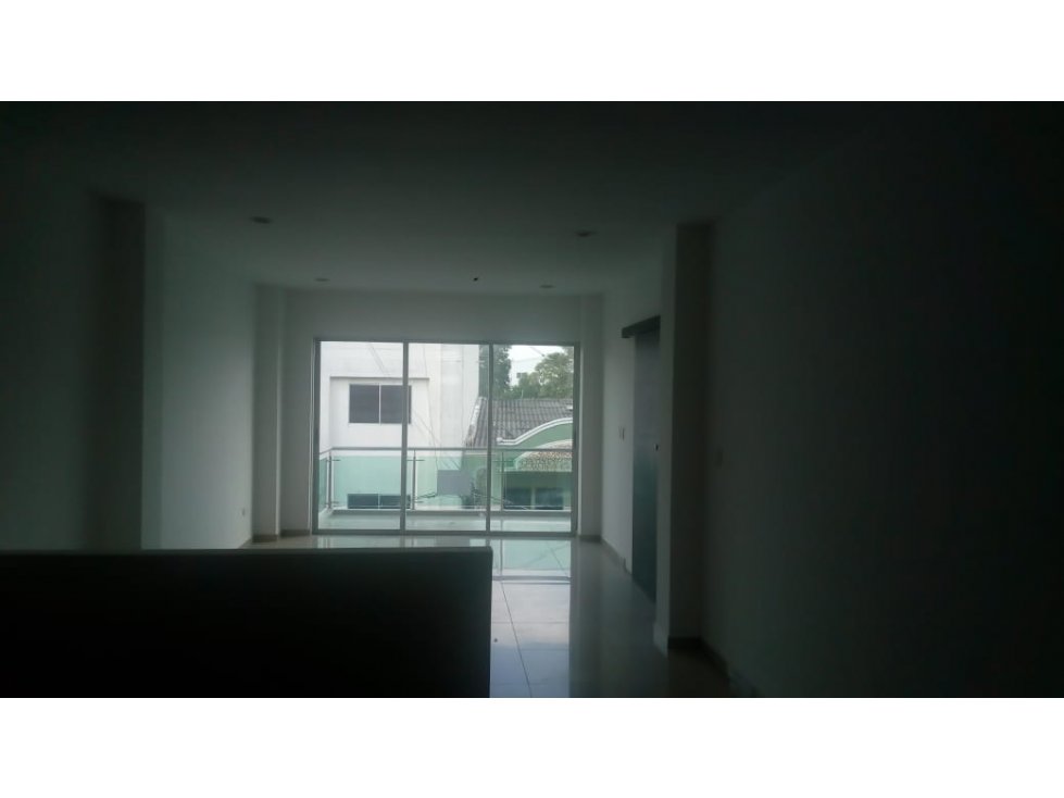 SILVA CUESTA INMOBILIARIA VENDE APARTAMENTO EN EL B/ LA FLORESTA