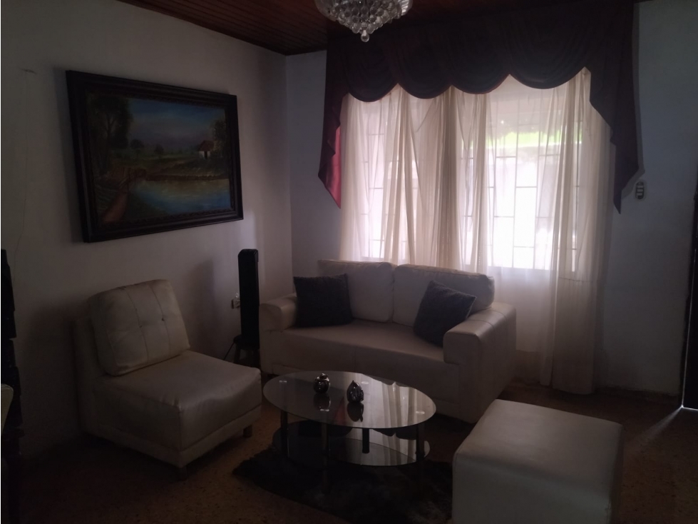 SC RED INMOBILIARIA VENDE CASA EN EL B/ LAS VIÑAS — foto 2