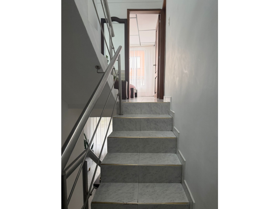 Casa excelente ubicación cerca a Moll plaza manizales — foto 2
